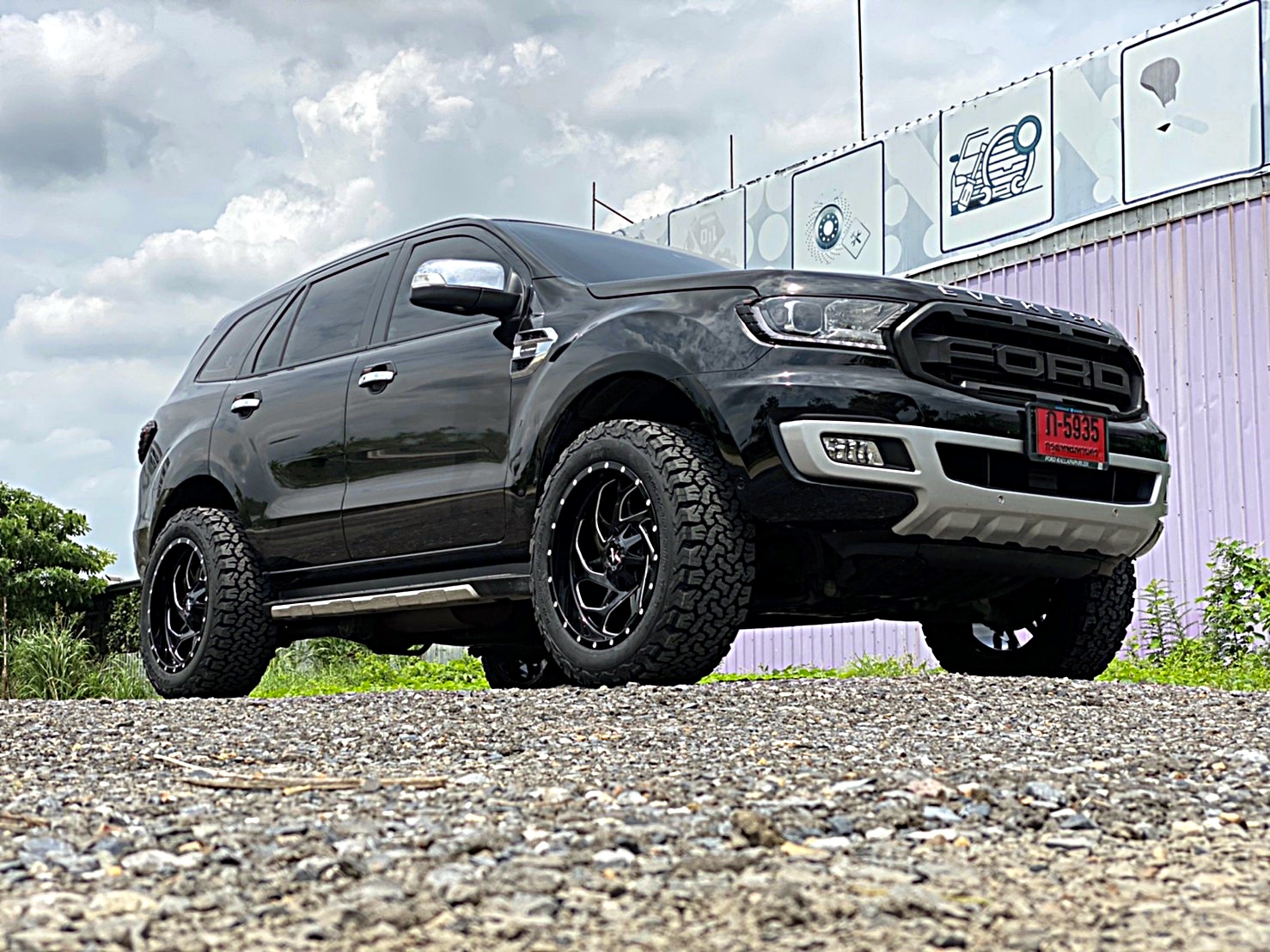 FORD EVEREST ป้ายแดงจัดล้อ20 แบบไม่ยก