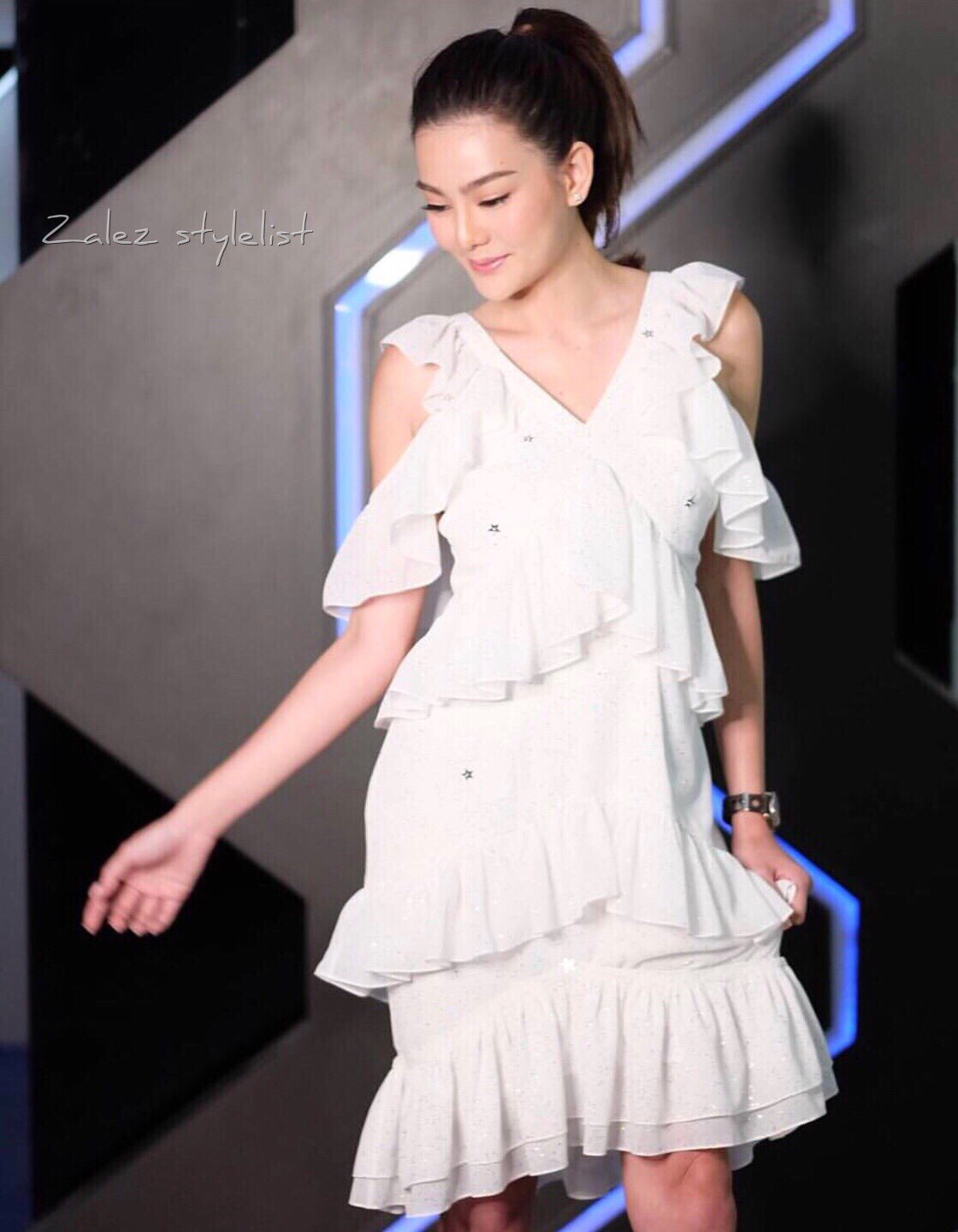 เดรสวิ้งๆ