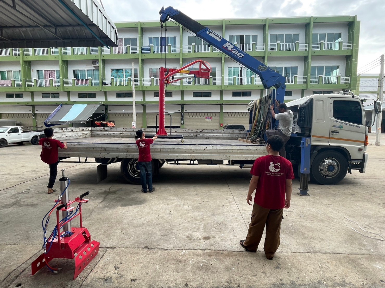 16906 เครื่องจับขับเคลื่อนด้วยลม ช่วยจับถุงปูน ถุงกระสอบ ถุงทราย ช่วยย้ายเข้าออกสะดวก ST-100