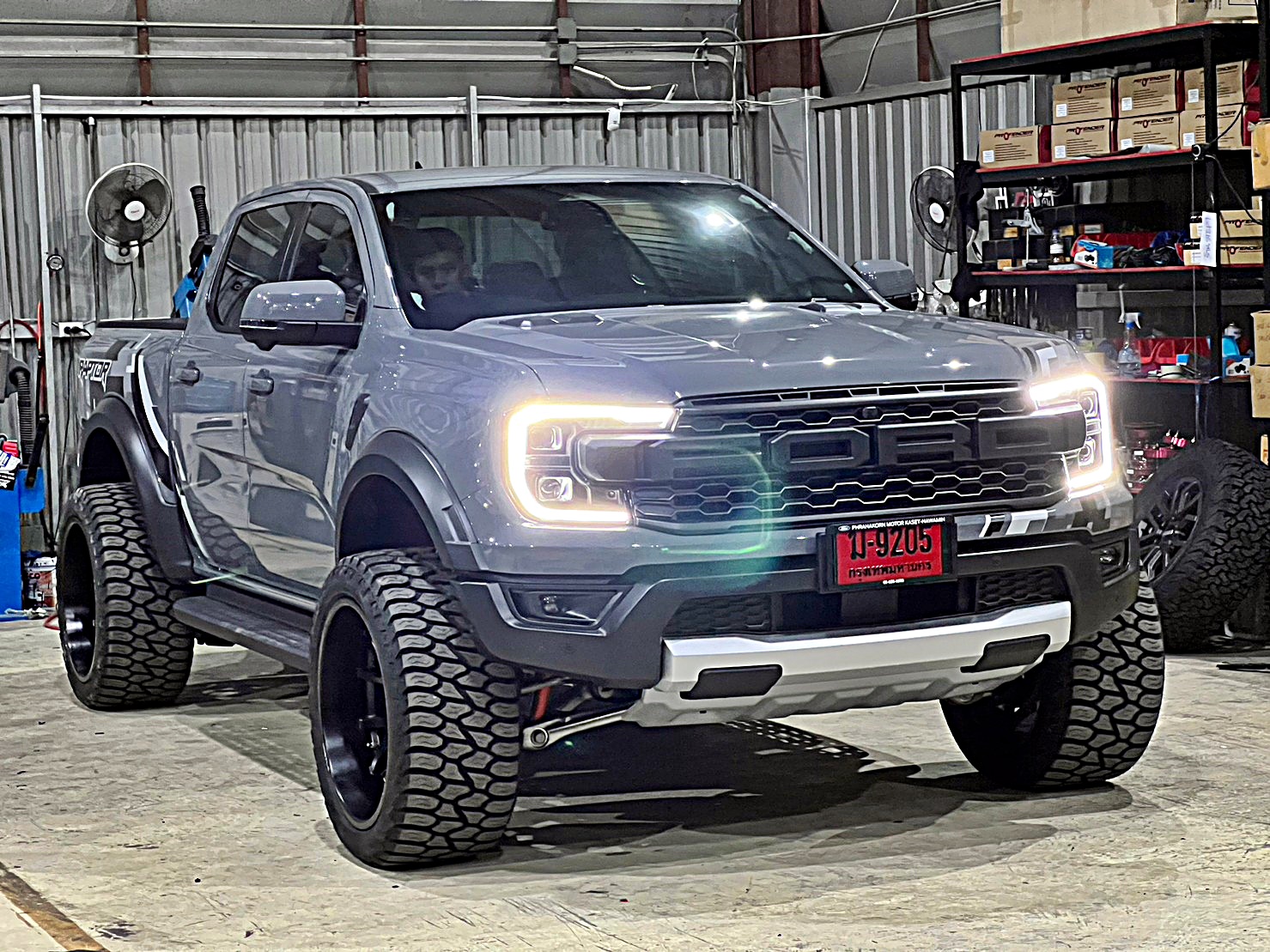 ส่งงาน RAPTOR V6 หล่อจบ ที่ Step9 ล้อแท้ HOSTILE H113