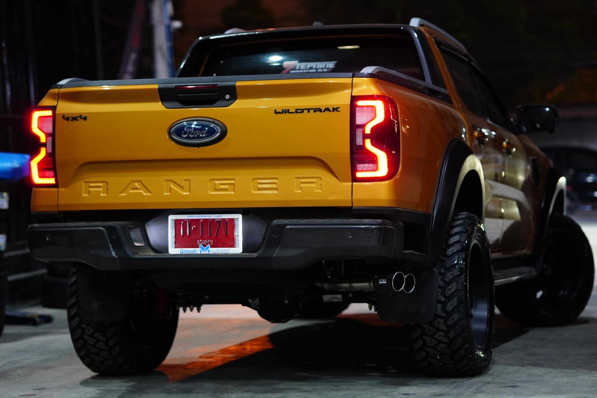 FORD RANGER NEXTGEN จองคิวมาจาก ชุมพร แต่งทรงเมกาที่ STEP9
