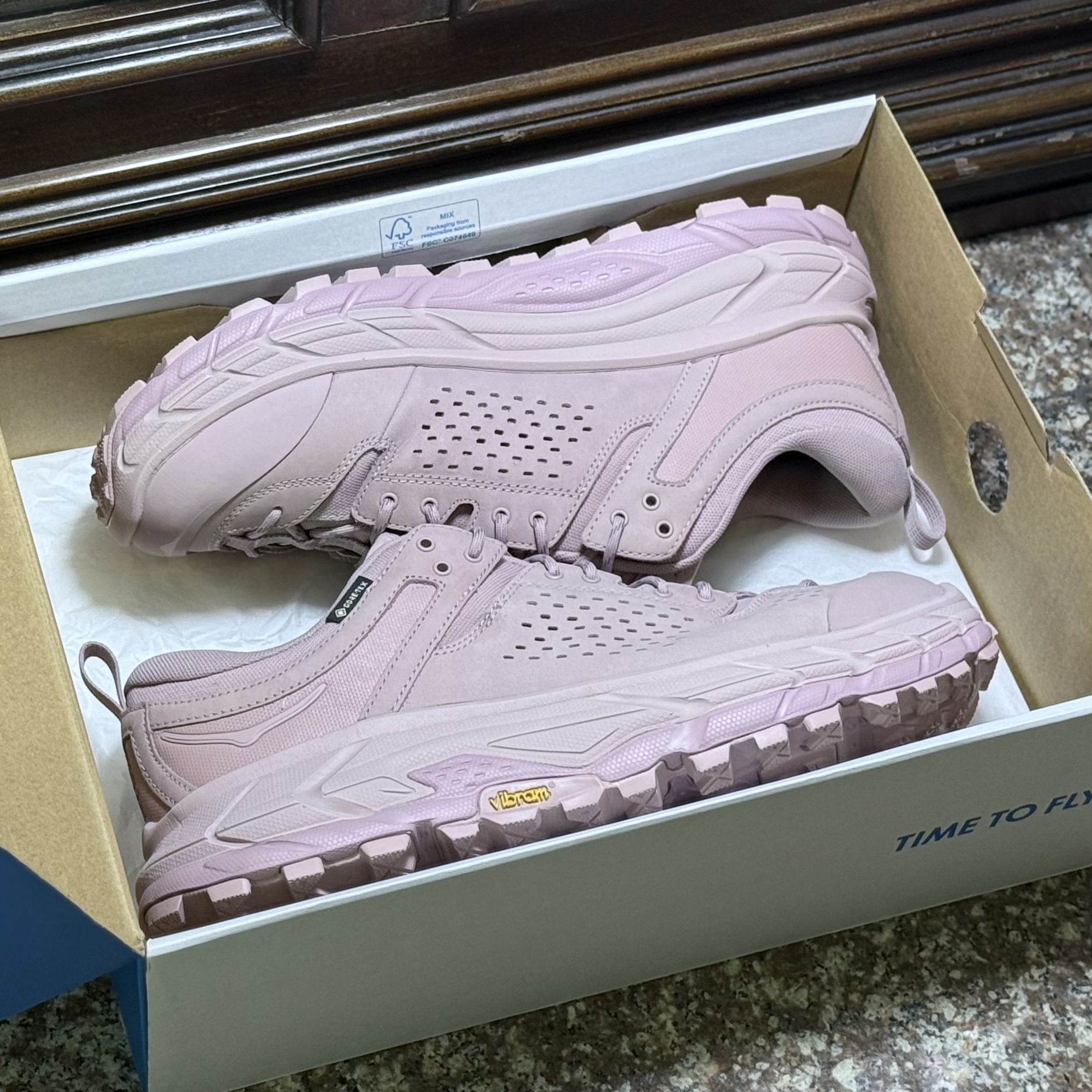 รองเท้า HOKA TOR ULTRA LO ‘EXCLUSIVE’ (M12US)