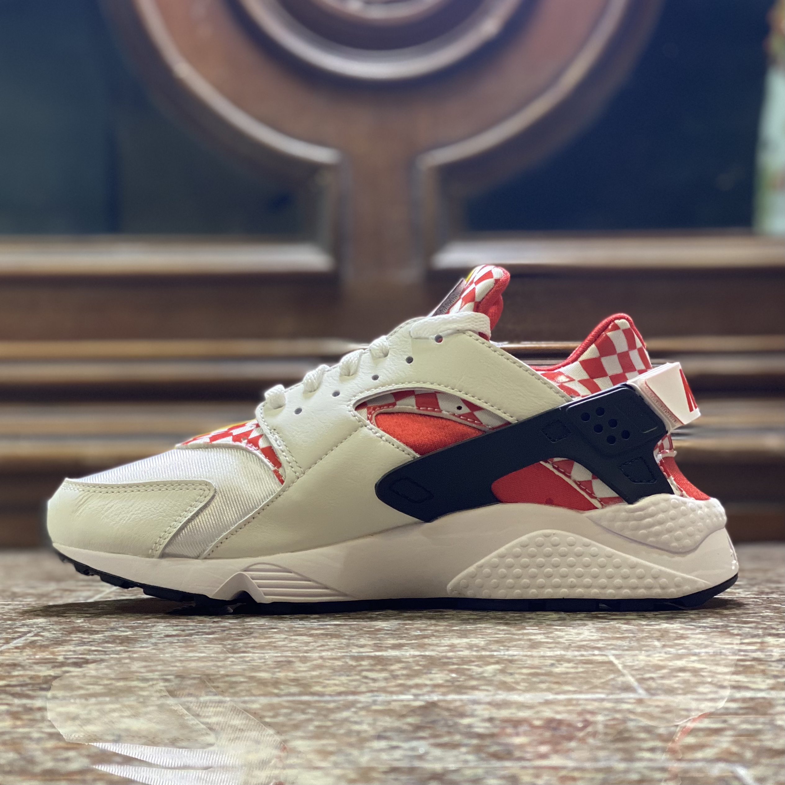 รองเท้า Nike X Liverpool Air Huarache ‘LIMITED’ (M9.5US)