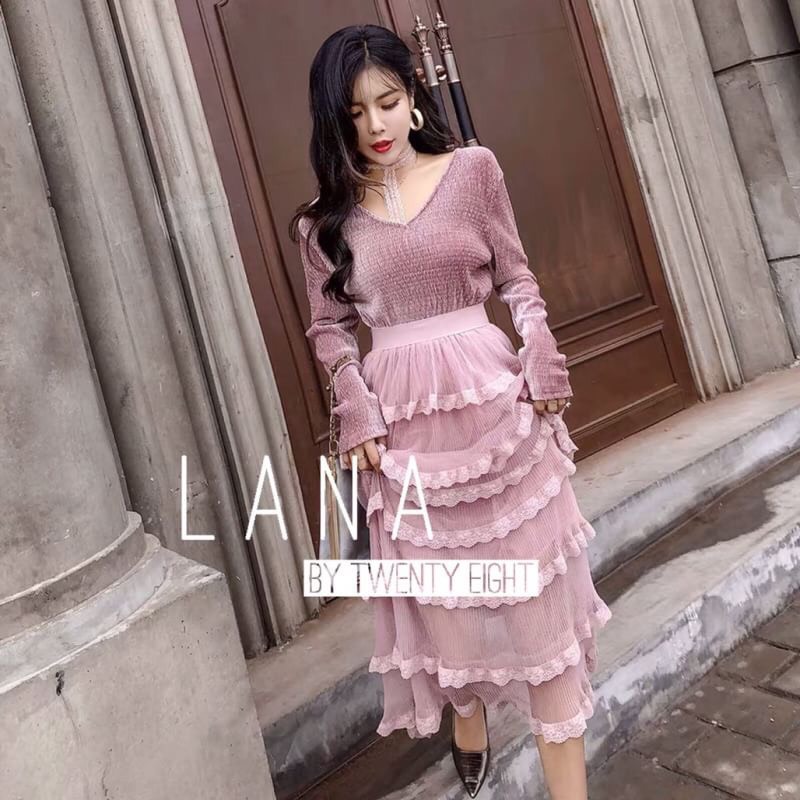 เดรสยาวจั๊มเอว กระโปรงเป็นชั้นๆ