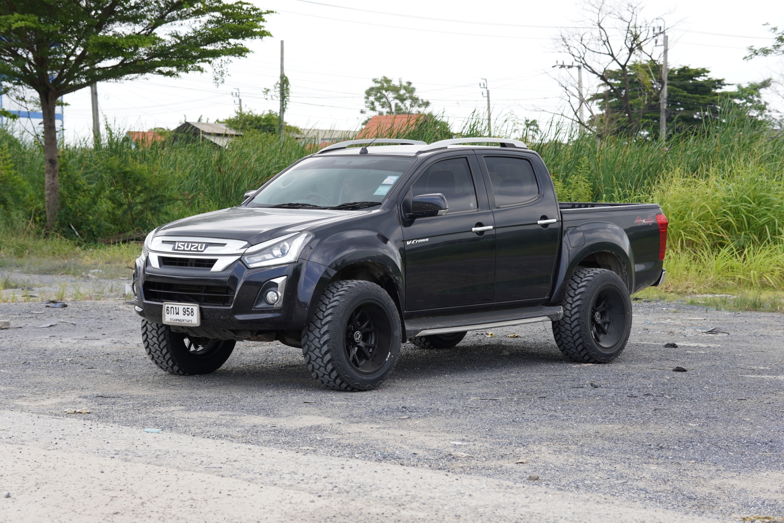 D-MAX ทรงเมกา งบประหยัด จัดโช๊คเดิมก้ได้