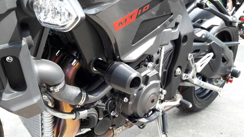 กันล้มข้าง R1 2015-2020 R1M MT10 Mothracing กันล้มผลิตจากอลูมิเนียมนำเข้า เกรด6061T651 และPOM ติดตั้งง่าย (65) สีดำ