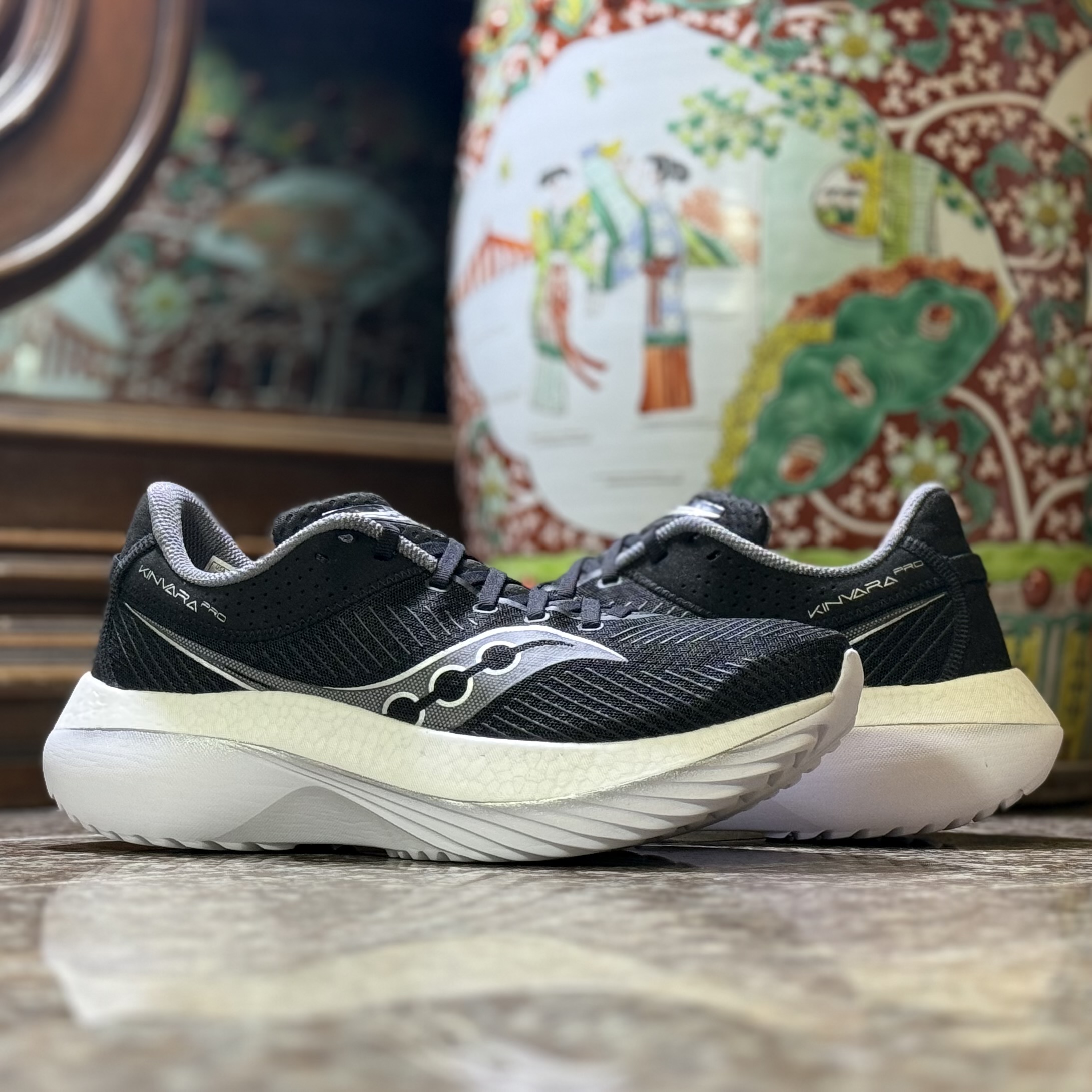 รองเท้าวิ่ง Saucony Kinvara PRO ‘BLACK’ (M9.5/10.5/11US)