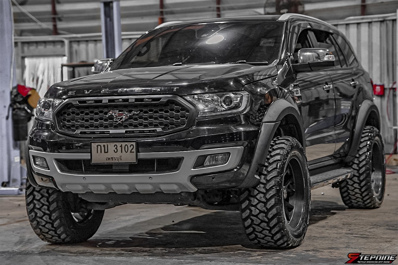 FORD EVEREST จองคิวมาจากเพชรบุรี แต่งทรงเมกาที่ STEP9