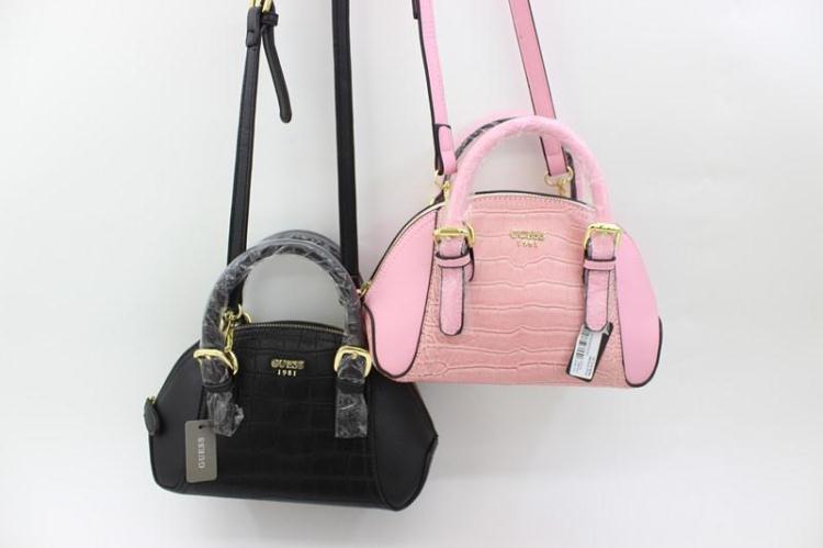 กระเป๋าถือ สะพาย GUESS