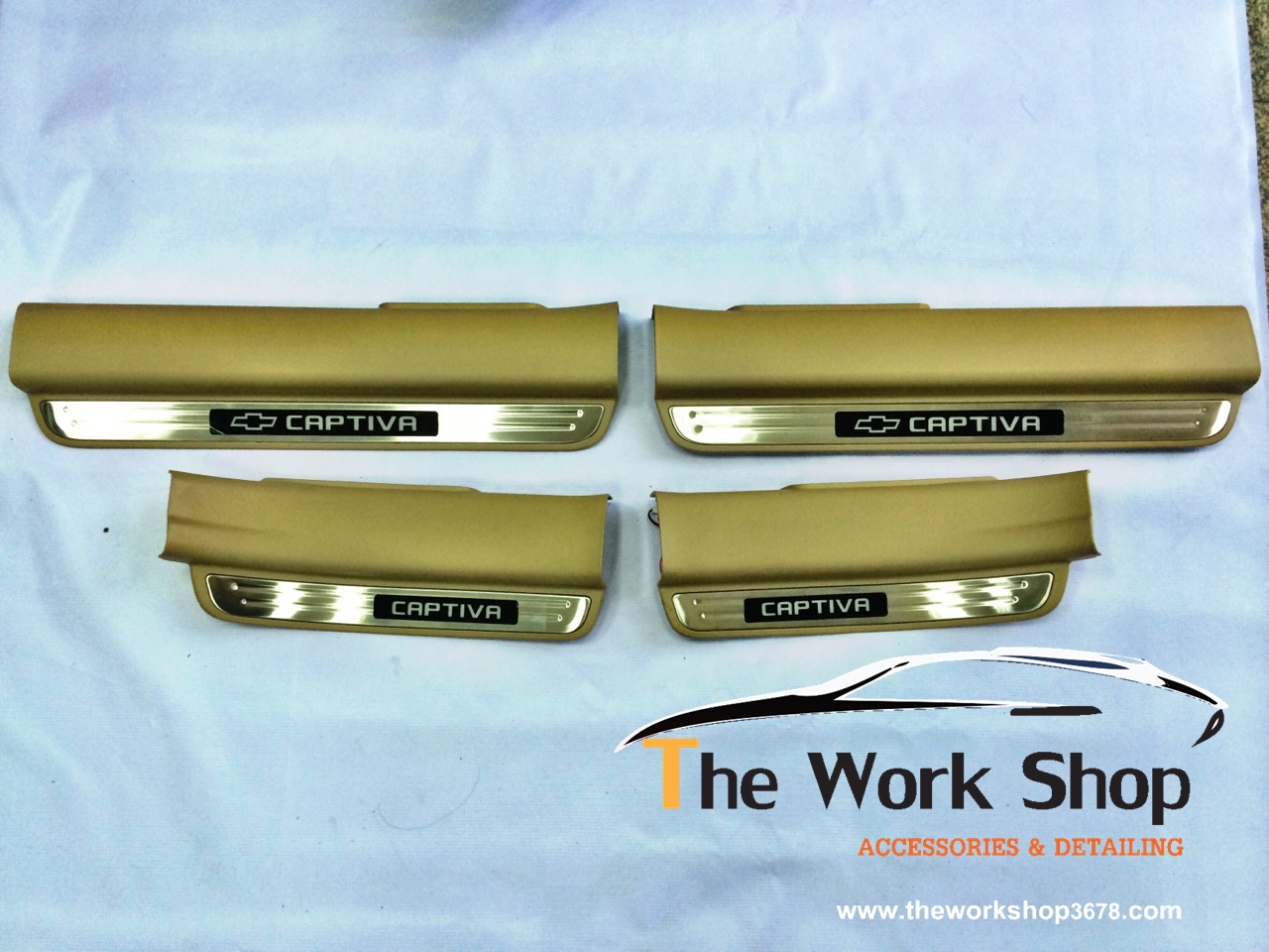 Door Scuff Plate with LED for Captiva ( กาบข้างสีครีมพร้อมไฟ LED สีฟ้า )