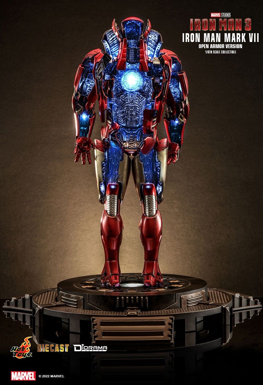 Hot Toys DS004D51 1/6 Iron Man 3 - Iron Man Mark VII (Open Armor Version)