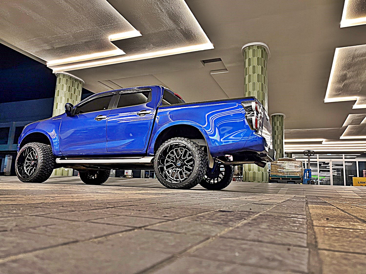 D-MAX ทรงเมกา ล้อ FORCE