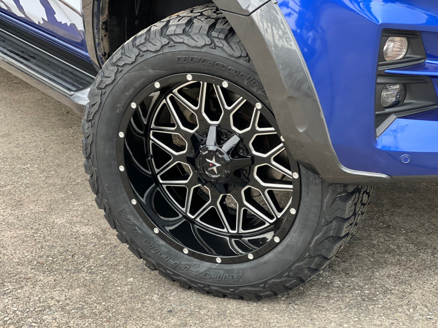 D-MAX ทรงเมกา ขอบ20