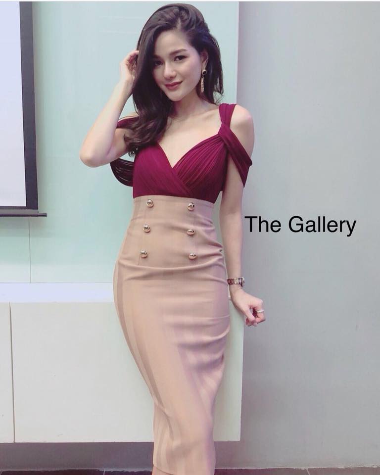 เดรสอัดพลีตทรงสอบเข้ารูป