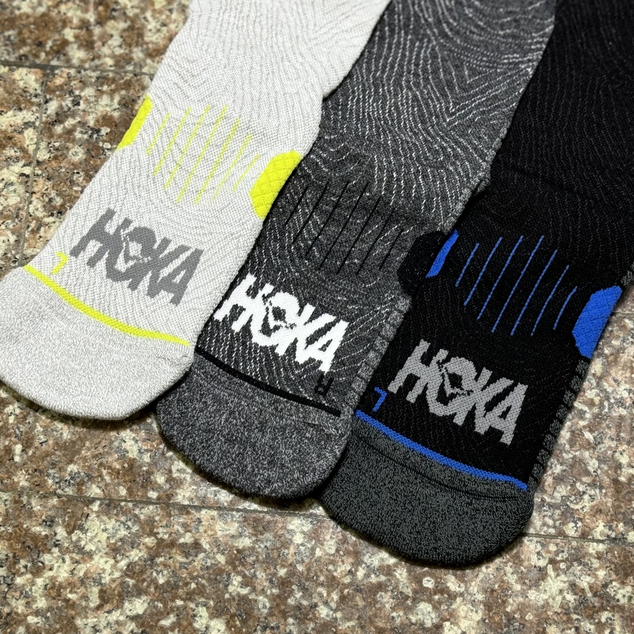 ถุงเท้าวิ่ง HOKA Running Crew Socks ‘MonoChrome‘ #แพค1คู่ (L)
