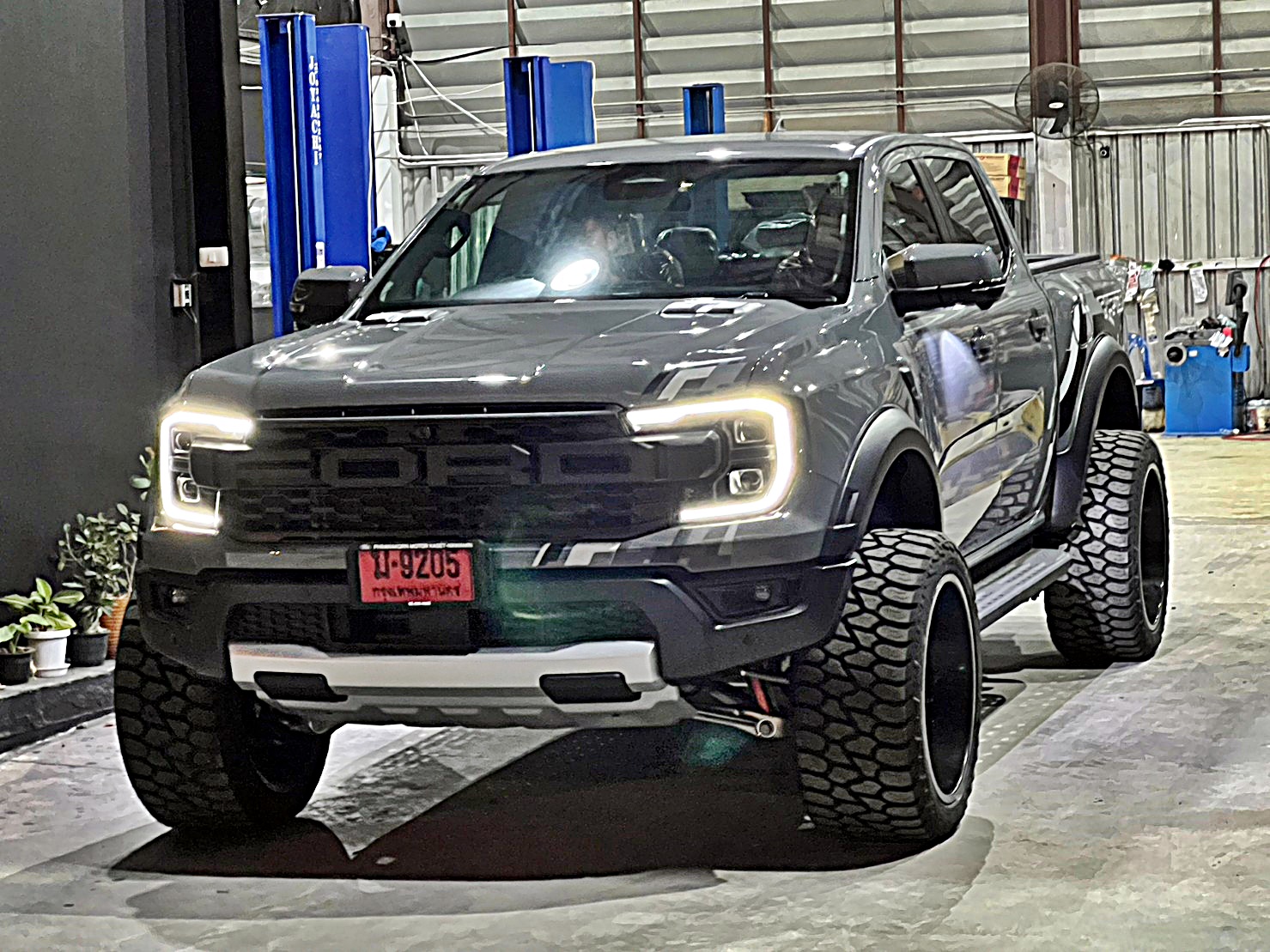 ส่งงาน RAPTOR V6 หล่อจบ ที่ Step9 ล้อแท้ HOSTILE H113