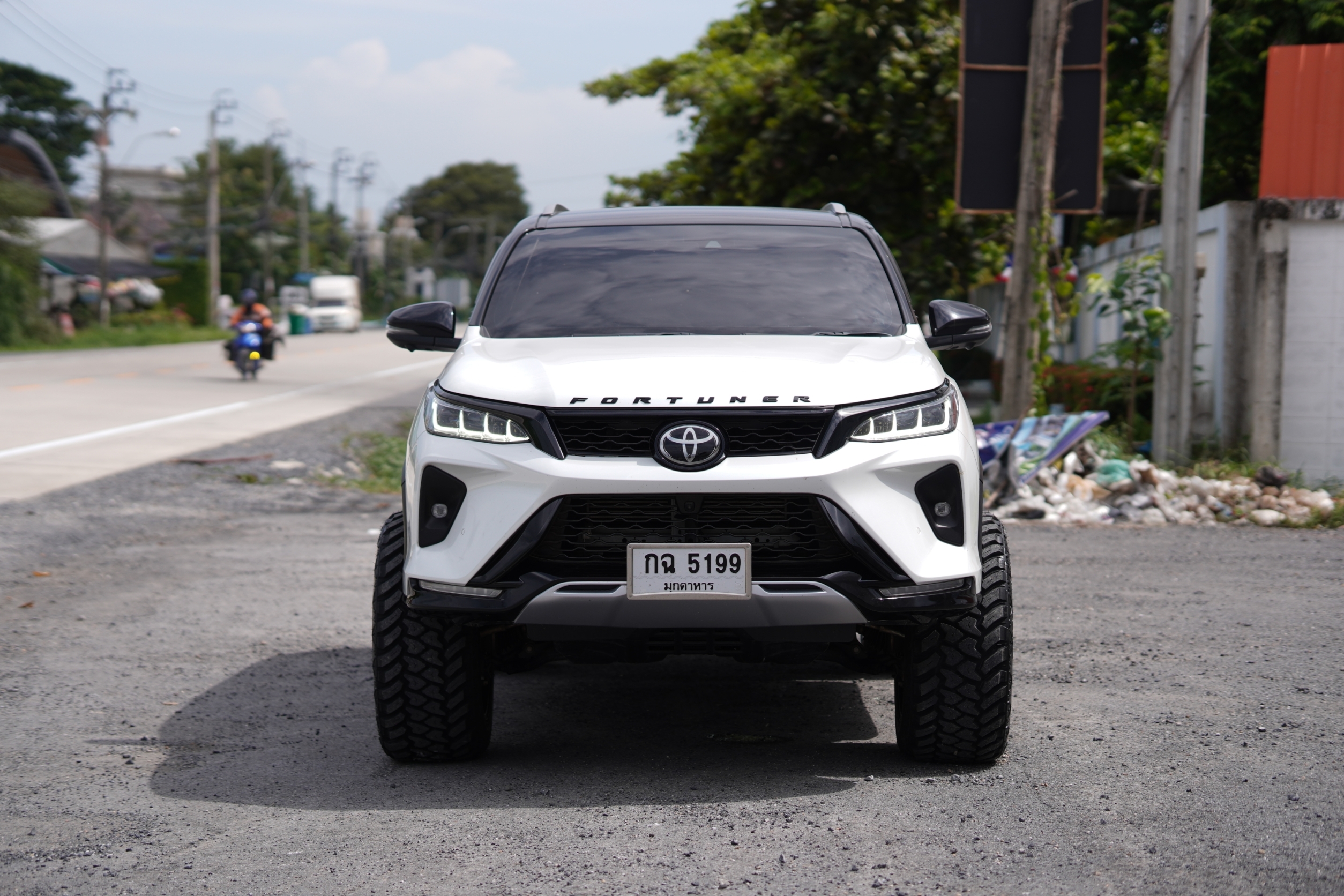 TOYOTA FORTUNER ทรงเมกา ที่ STEP9