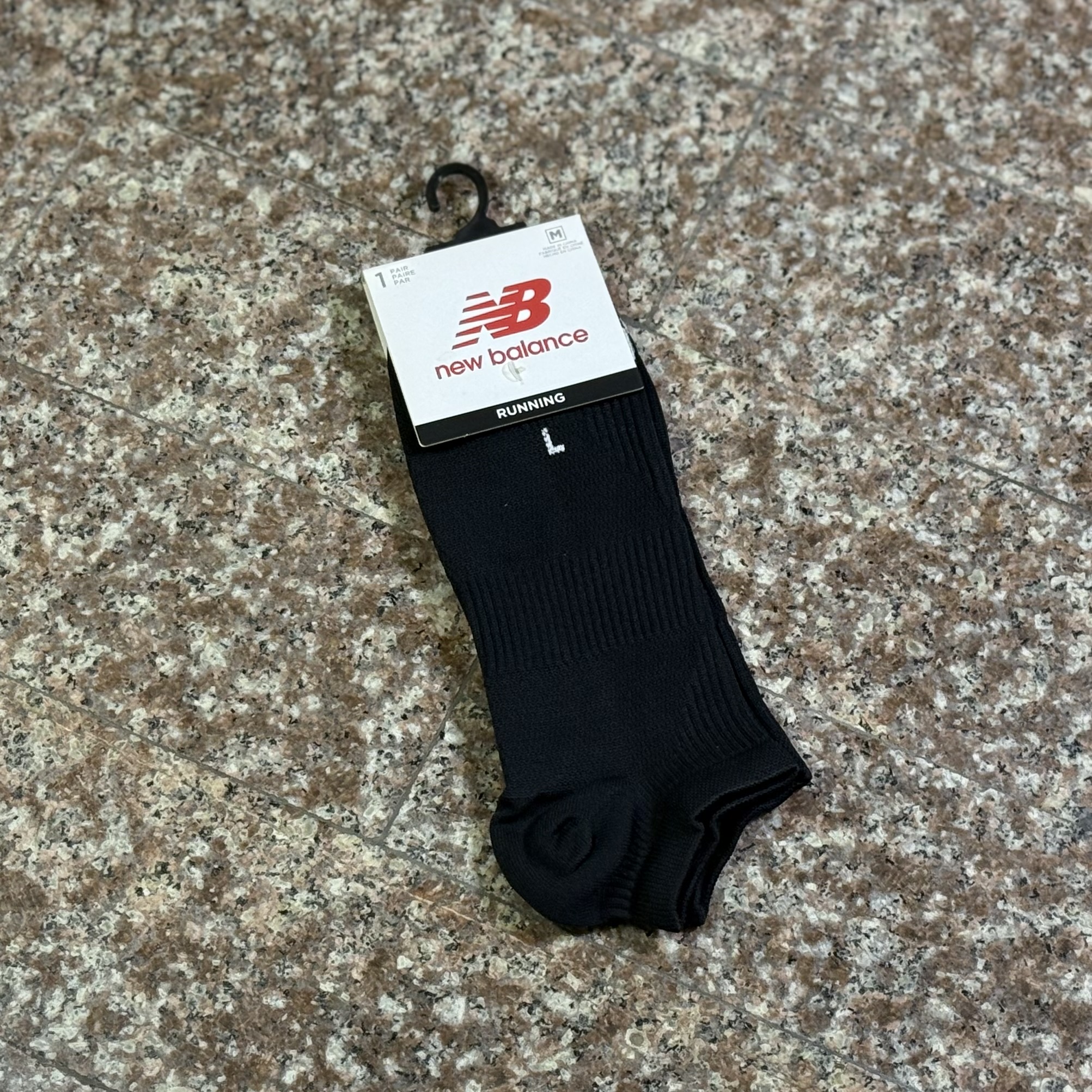 ถุงเท้าวิ่ง New Balance Flat Running Socks ‘BLACK’ (M,L)