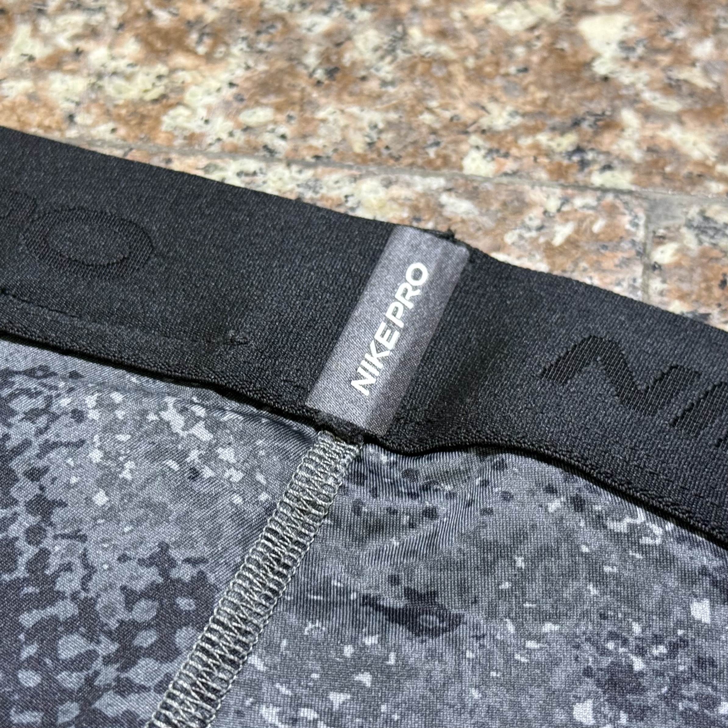 กางเกง Nike Pro ‘CAMO’ Dri-Fit Compression Long Tights (S,L,2XL)