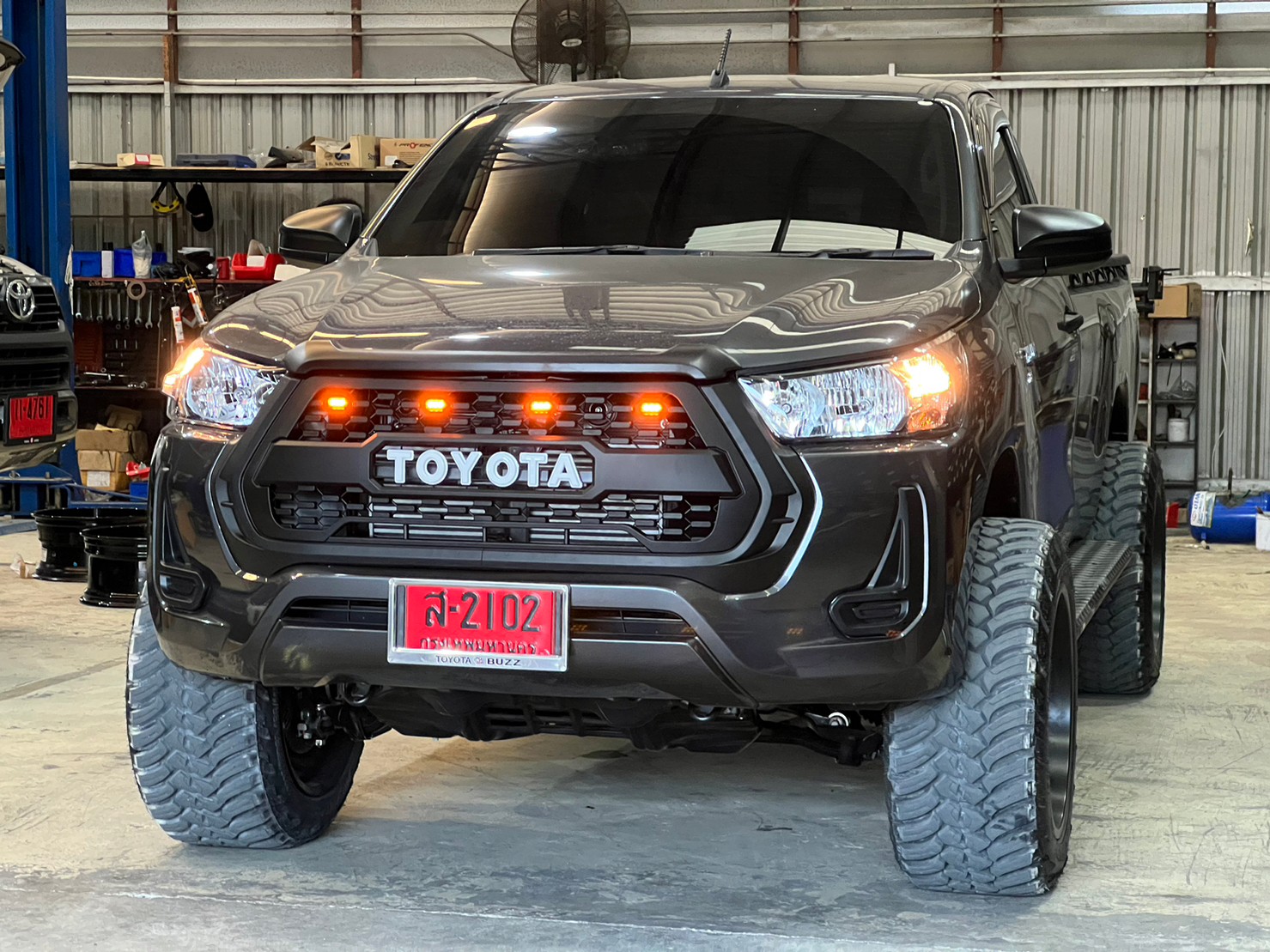 TOYOTA REVO หัวเดียว ทรงเมกา ที่ STEP9