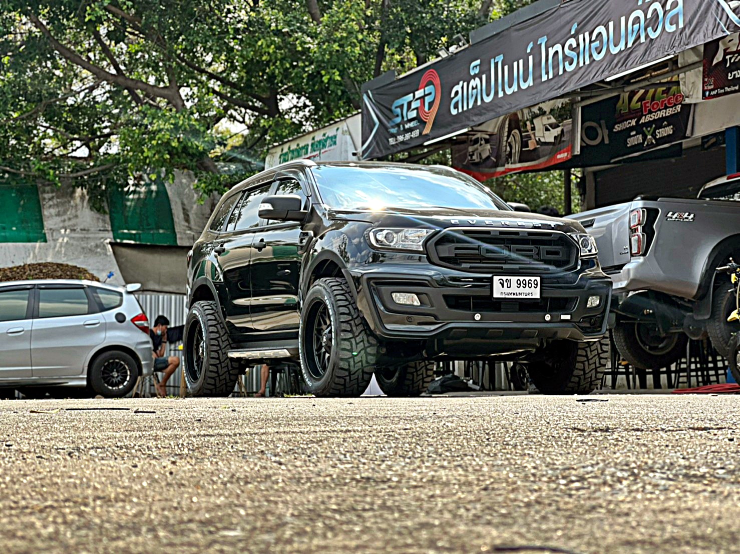 FORD EVEREST ขอบ20 แบบไม่ยก