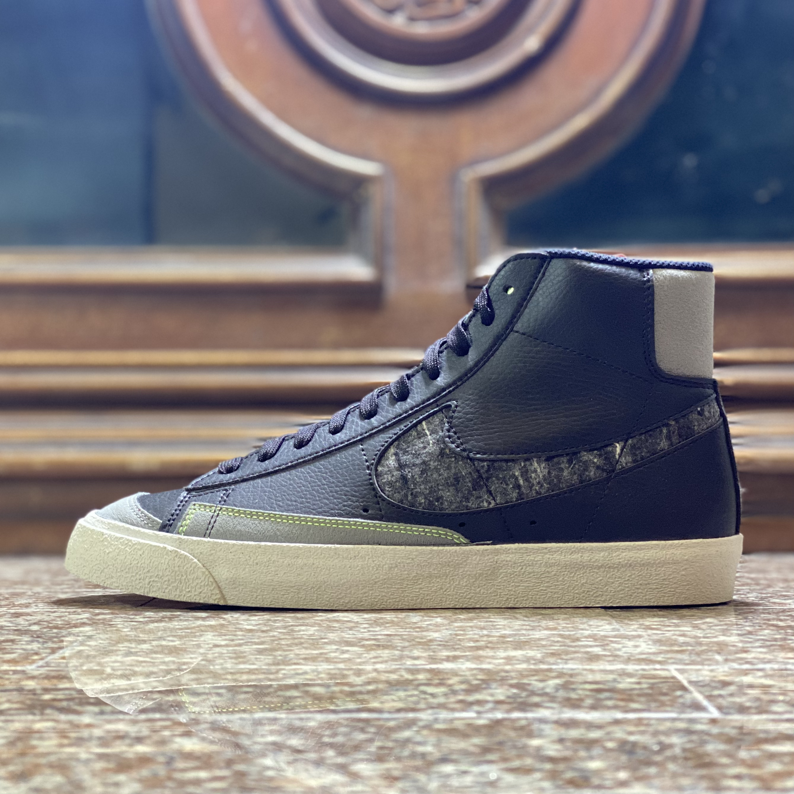 รองเท้า Nike Blazer Mid ‘77 ‘LIMITED’ (M10US)