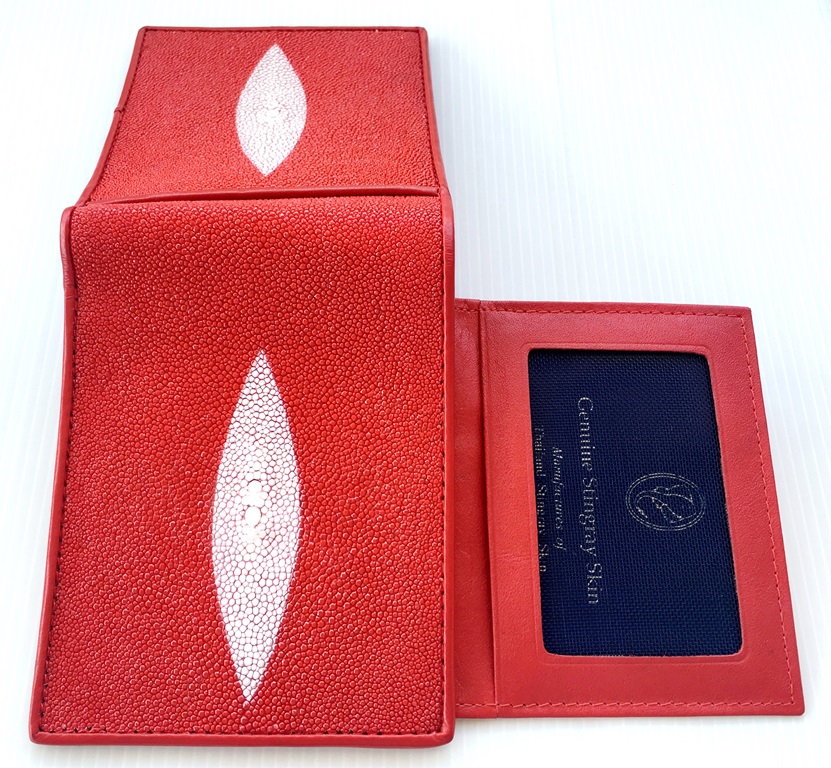 กระเป๋าสตางค์หนังปลากระเบนแท้2ตา แบบสั้น สีแดง