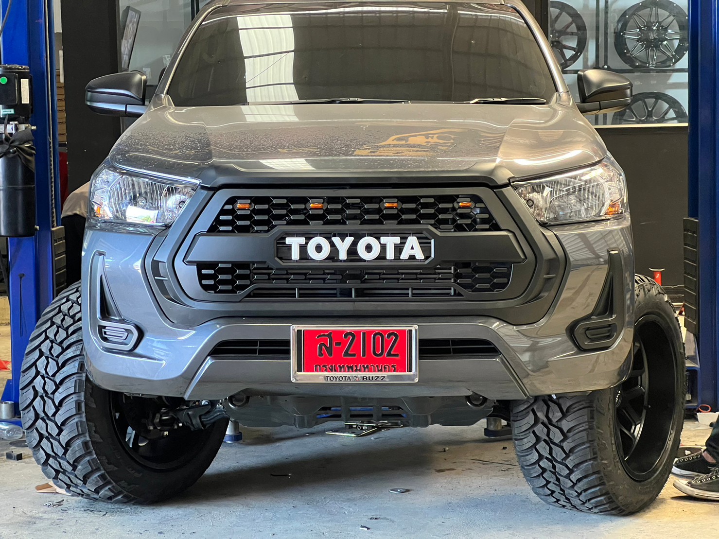 TOYOTA REVO หัวเดียว ทรงเมกา ที่ STEP9
