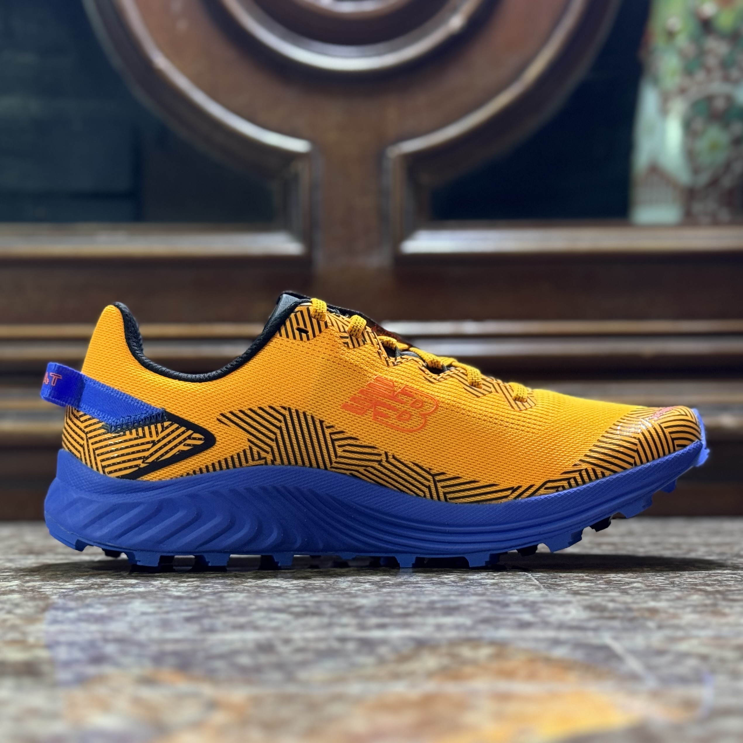 รองเท้าวิ่งเทรล New Balance FuelCell Summit Unknown (M11US)