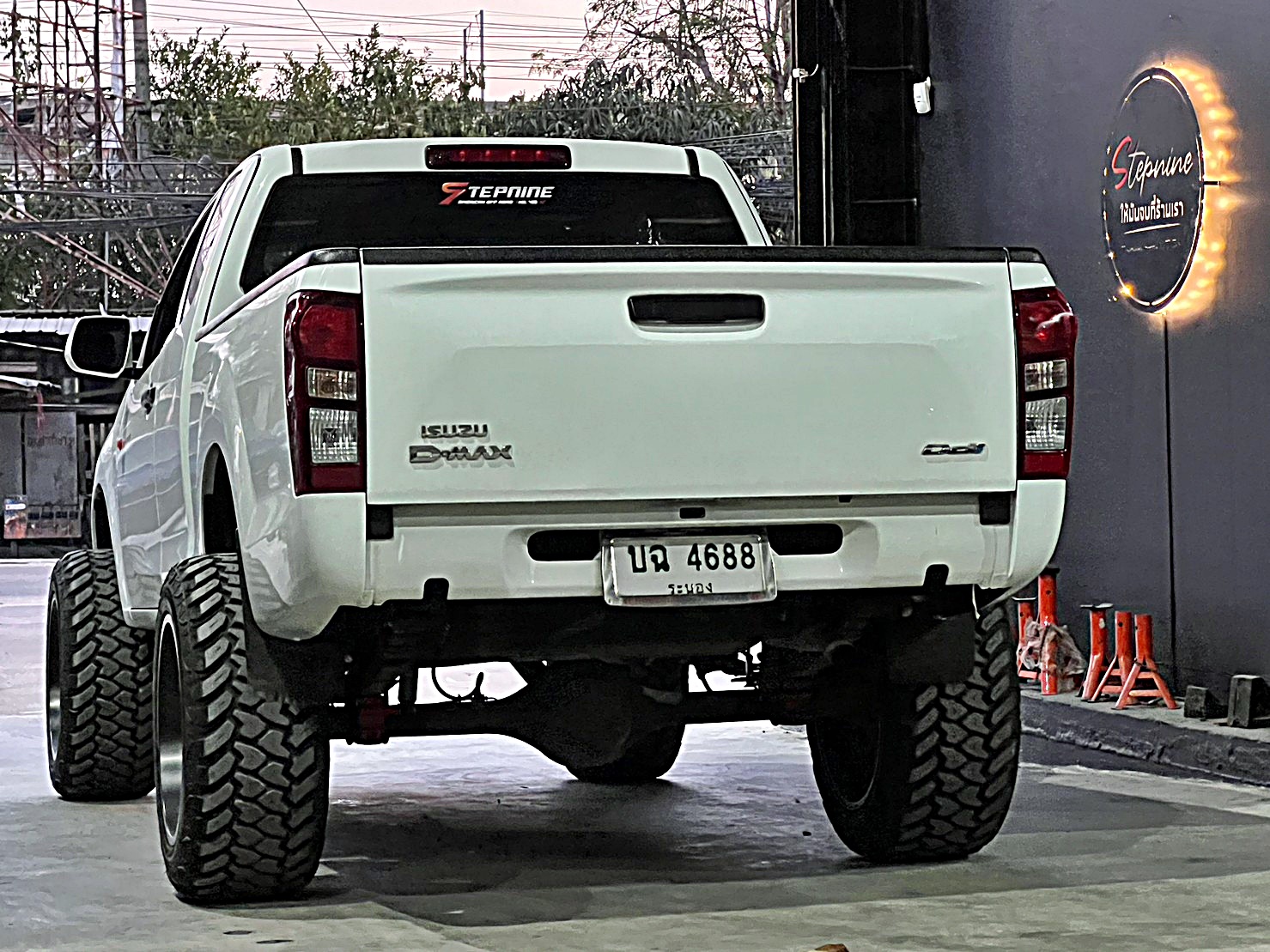 D-MAX ตัวเตี้ย ทำให้เป็นตัวสูง ทรงเมกา
