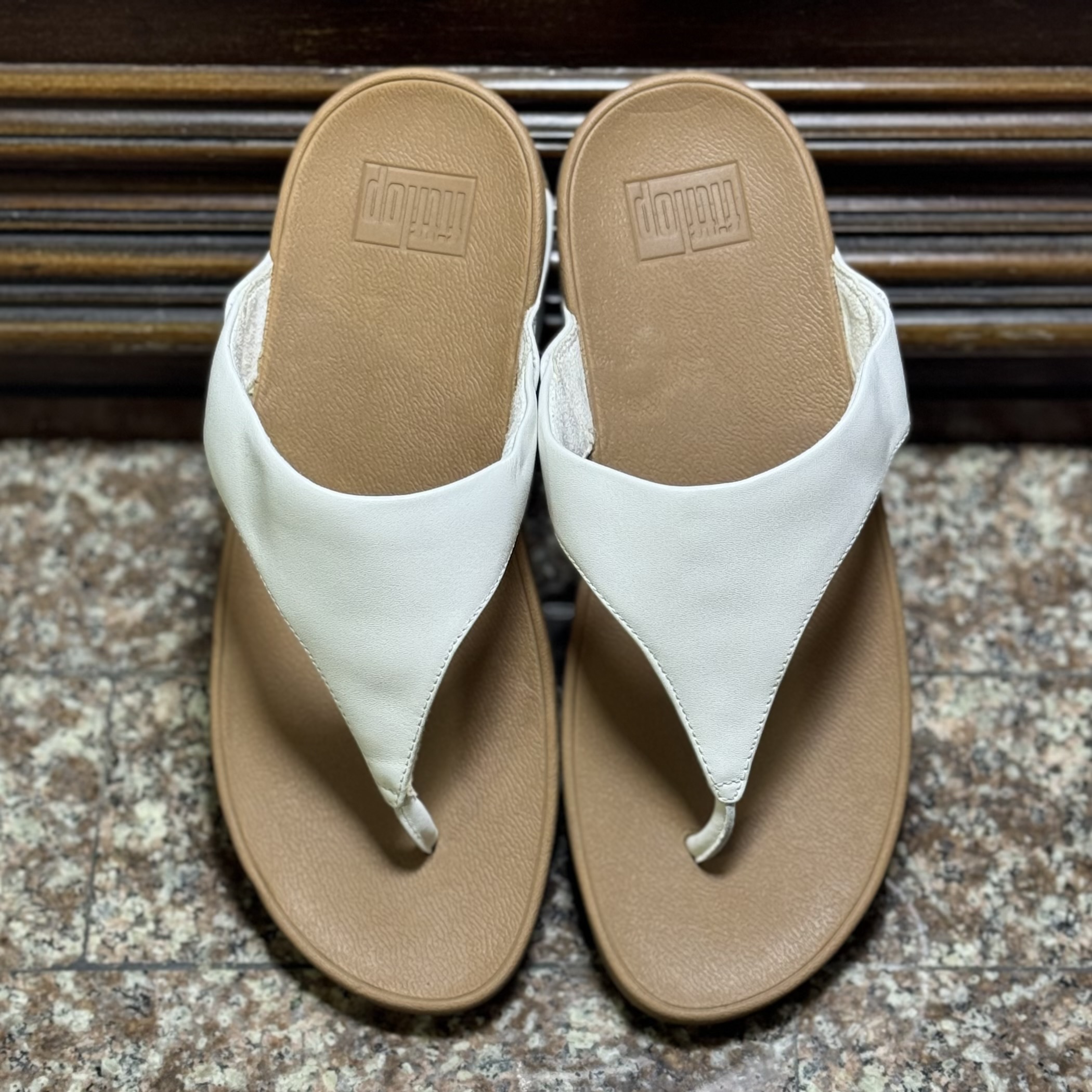 รองเท้า FitFlop Lulu Leather Toe-Post Women Sandals ‘WHITE’ (W7US)