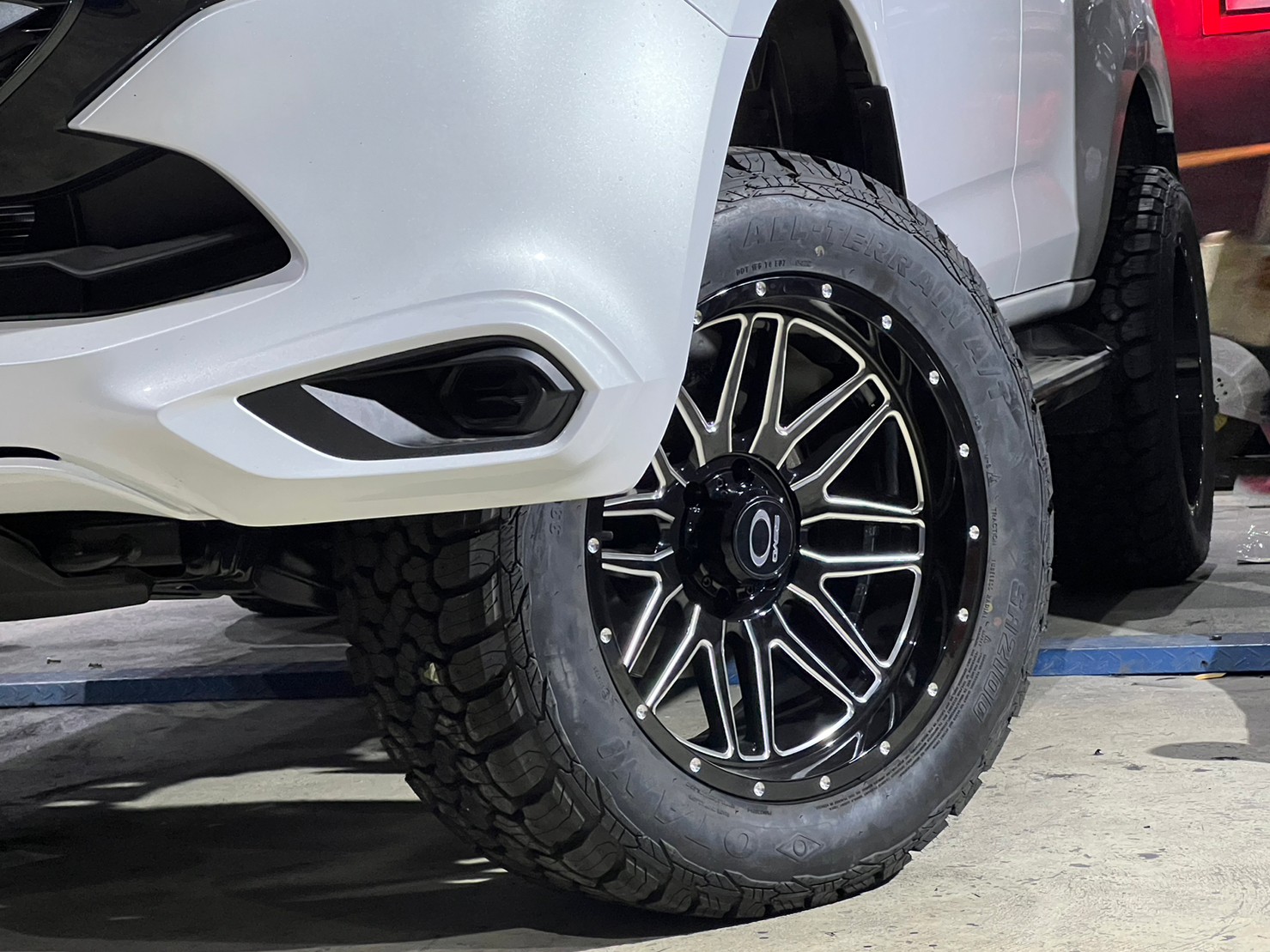 ISUZU MU-X แต่งทรงเมกาที่ STEP9