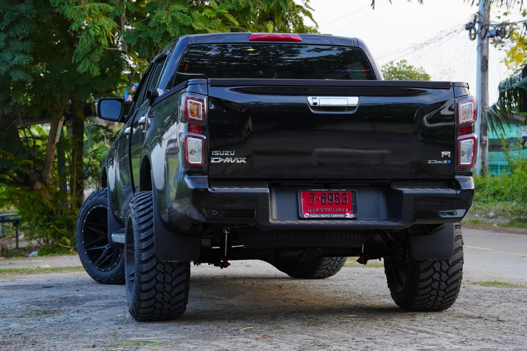 ISUZU V-CROSS แต่งทรงเมกาที่ STEP9