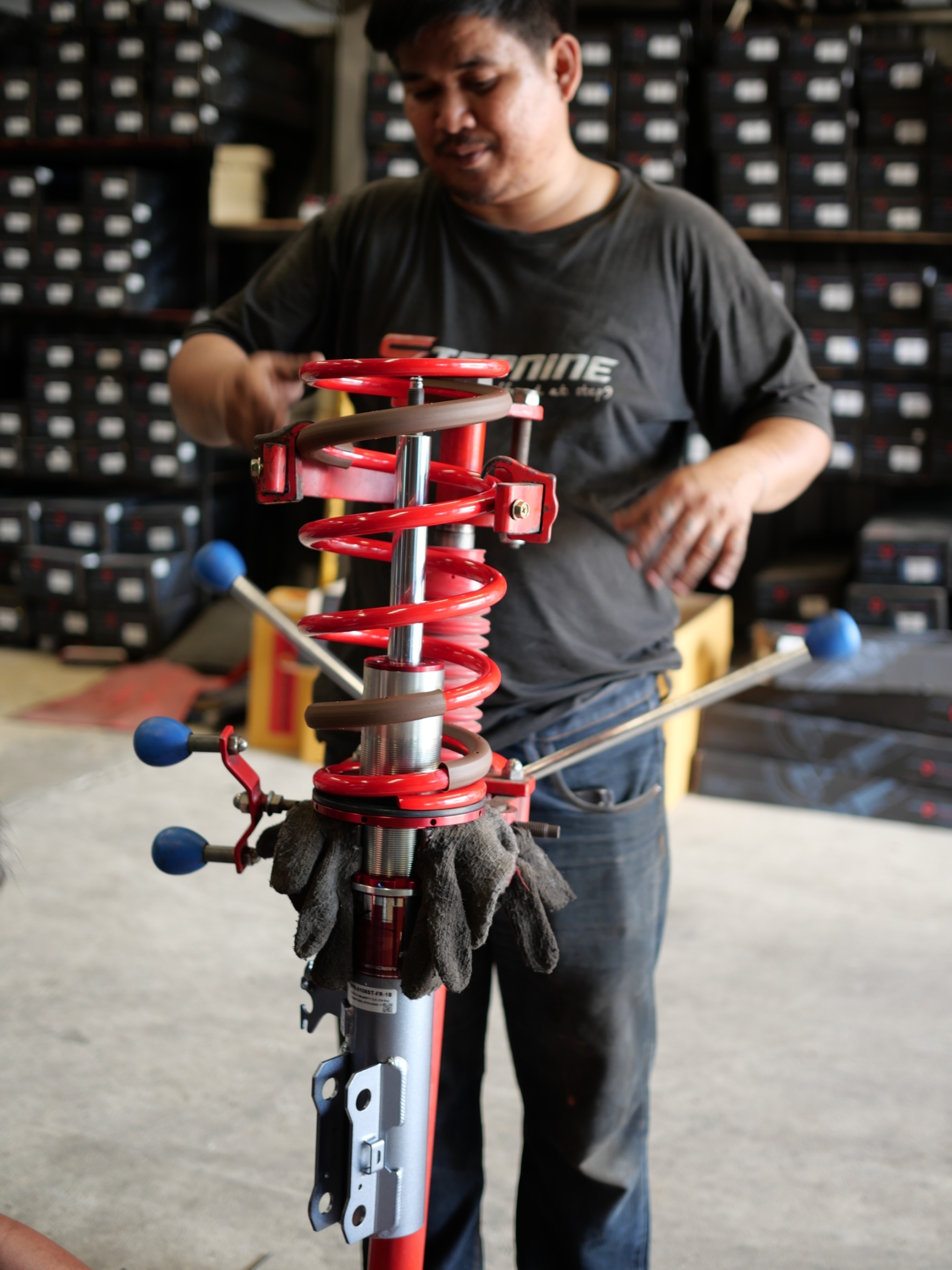 โช๊คอัพคู่หน้า Profender FITZ สำหรับรถ Toyota Majesty