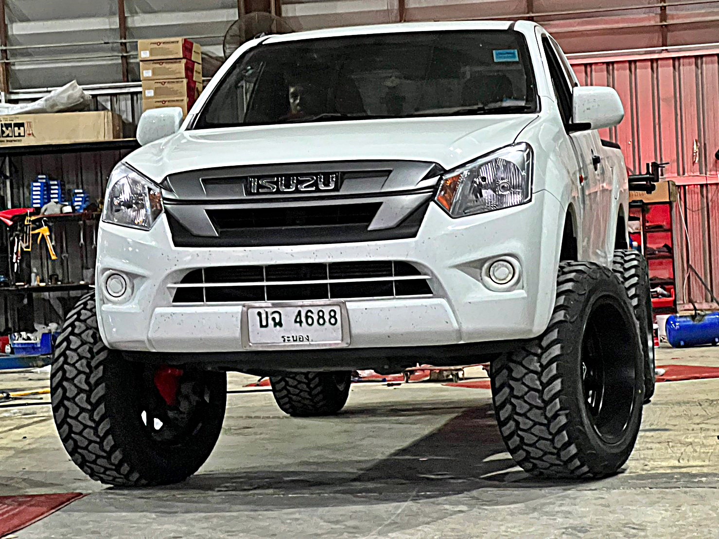 D-MAX ตัวเตี้ย ทำให้เป็นตัวสูง ทรงเมกา