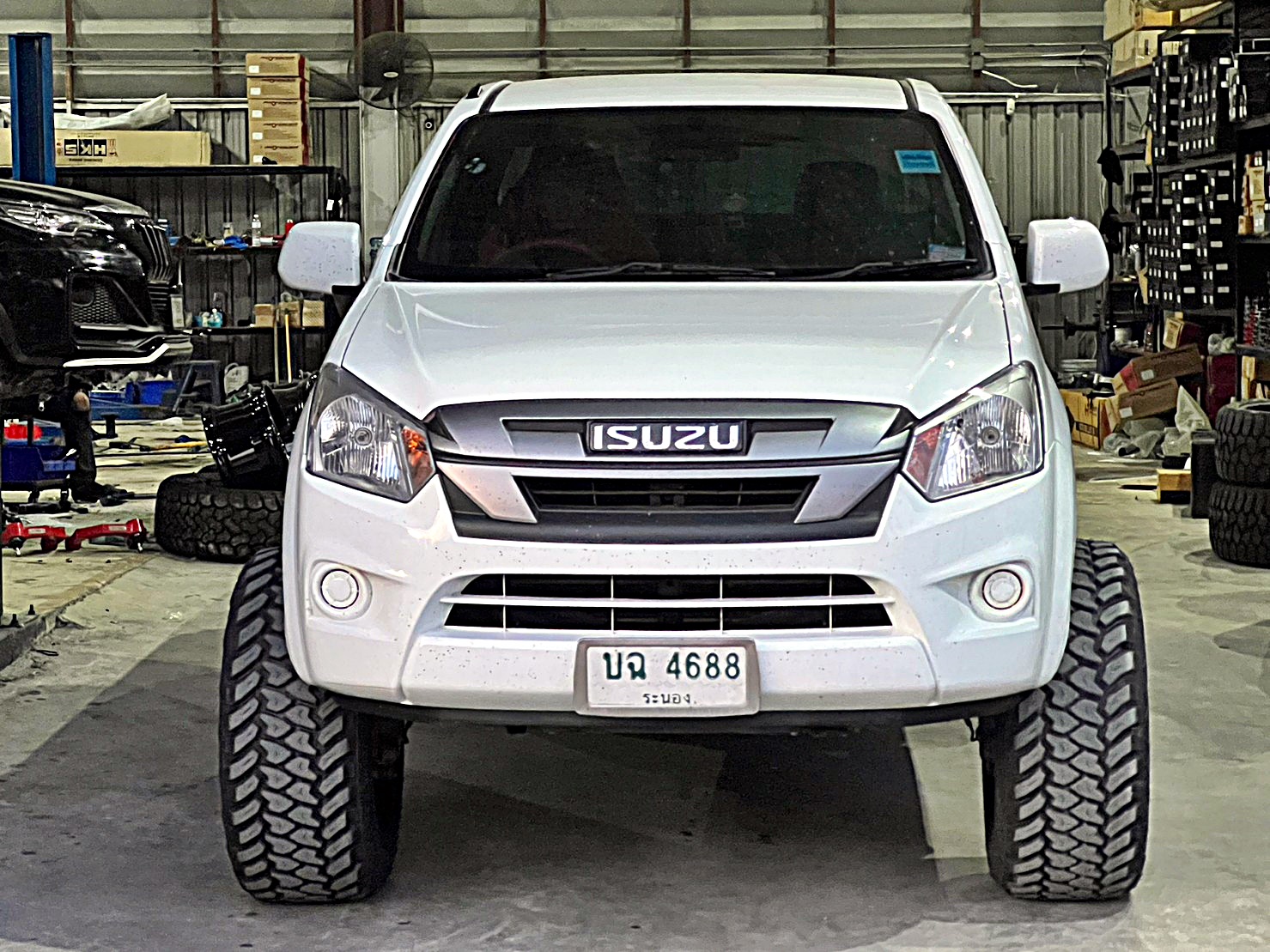 D-MAX ตัวเตี้ย ทำให้เป็นตัวสูง ทรงเมกา