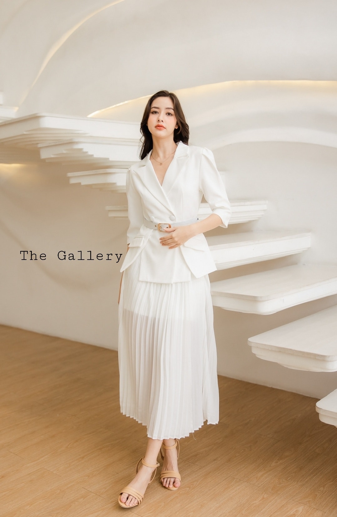 ชุดเซ็ตเสื้อสูทและกระโปรงอัดพลีตพร้อมเข็มขัดในตัว จะออกงานหรือจะแมตซ์ชุดไปทำงาน /ไปเที่ยวต่างประเทศก็ครีเอตลุคสวย