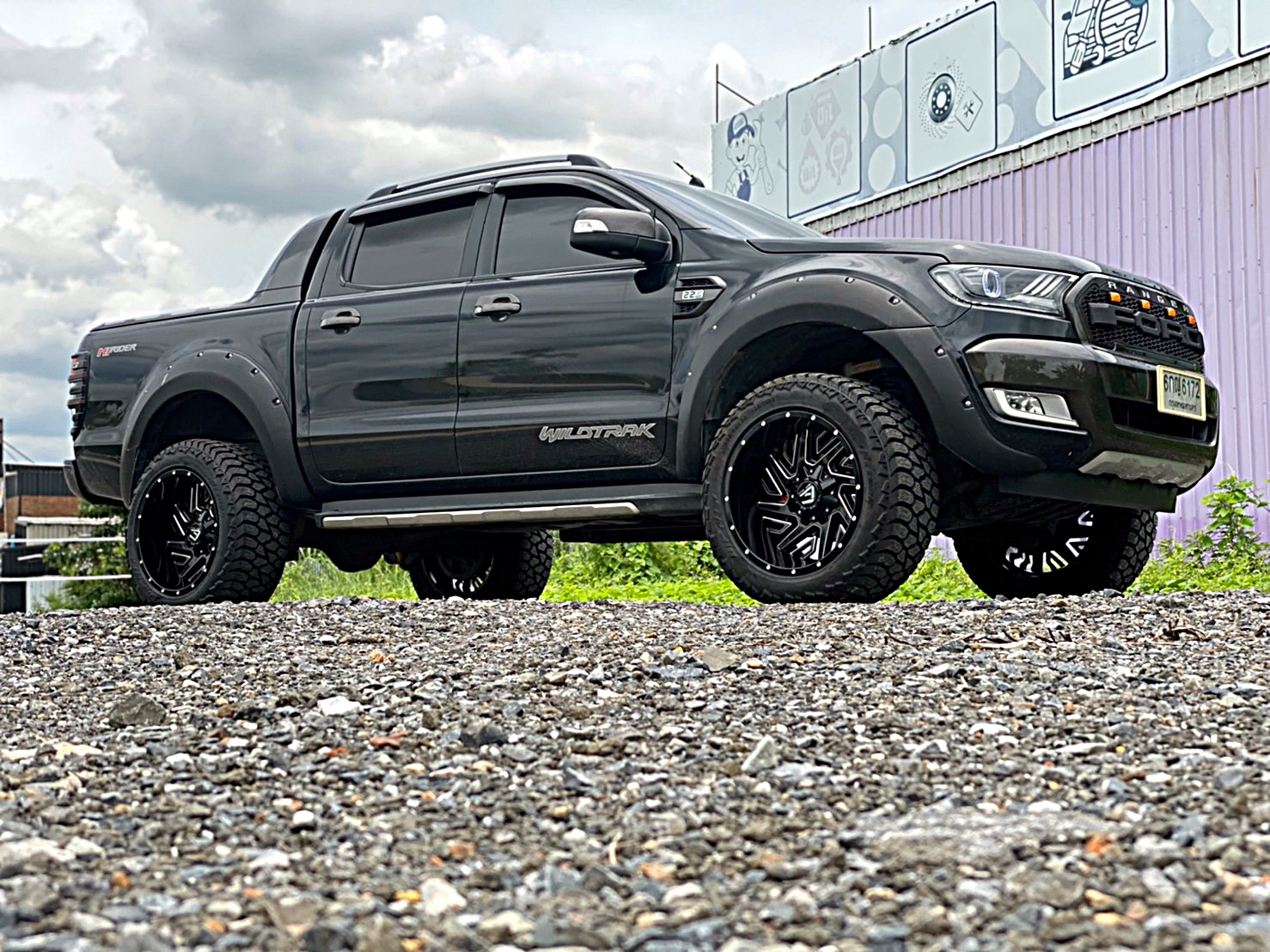 FORD WILDTRAK จัดทรงเมกาที่ STEP9