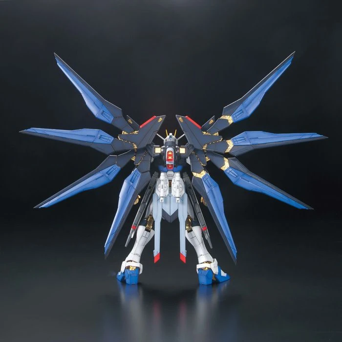 MG 1/100 STRIKE FREEDOM GUNDAM FULL BURST MODE