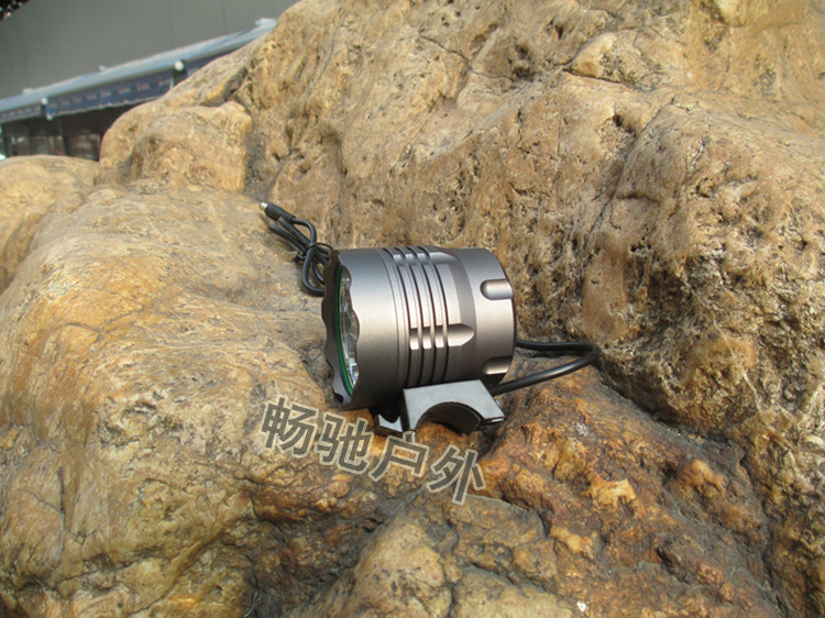 ไฟหน้าจักรยาน CREE XM-L T6 LED 5 ดวง ความสว่าง 6000 Lumen พร้อมแบตเตอรี่ครบชุด (DC)