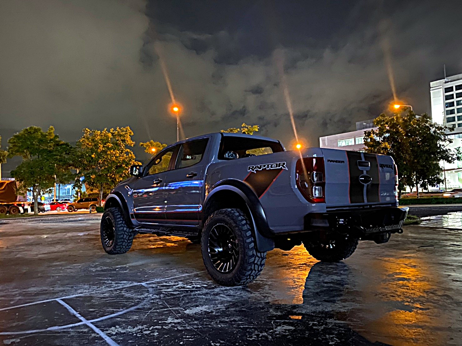 FORD RAPTOR โคตรหล่อที่ STEP9