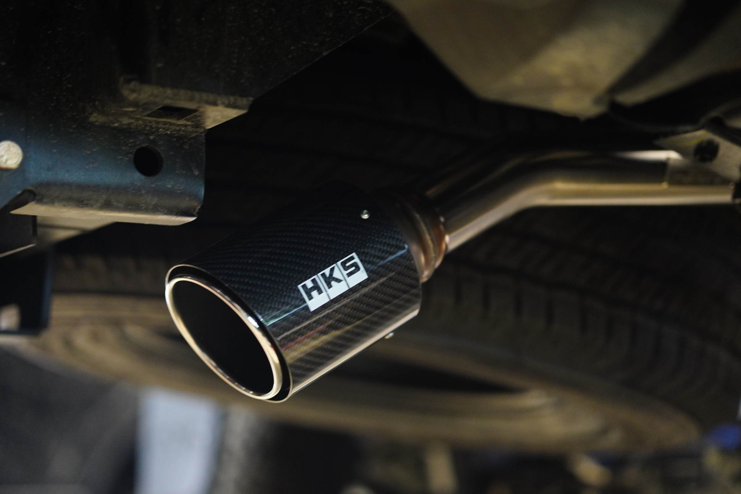 ท่อ HKS ใส่ FORD WIKLDTRAK NEXTGEN ท่อเดี่ยวปลายคาร์บอน