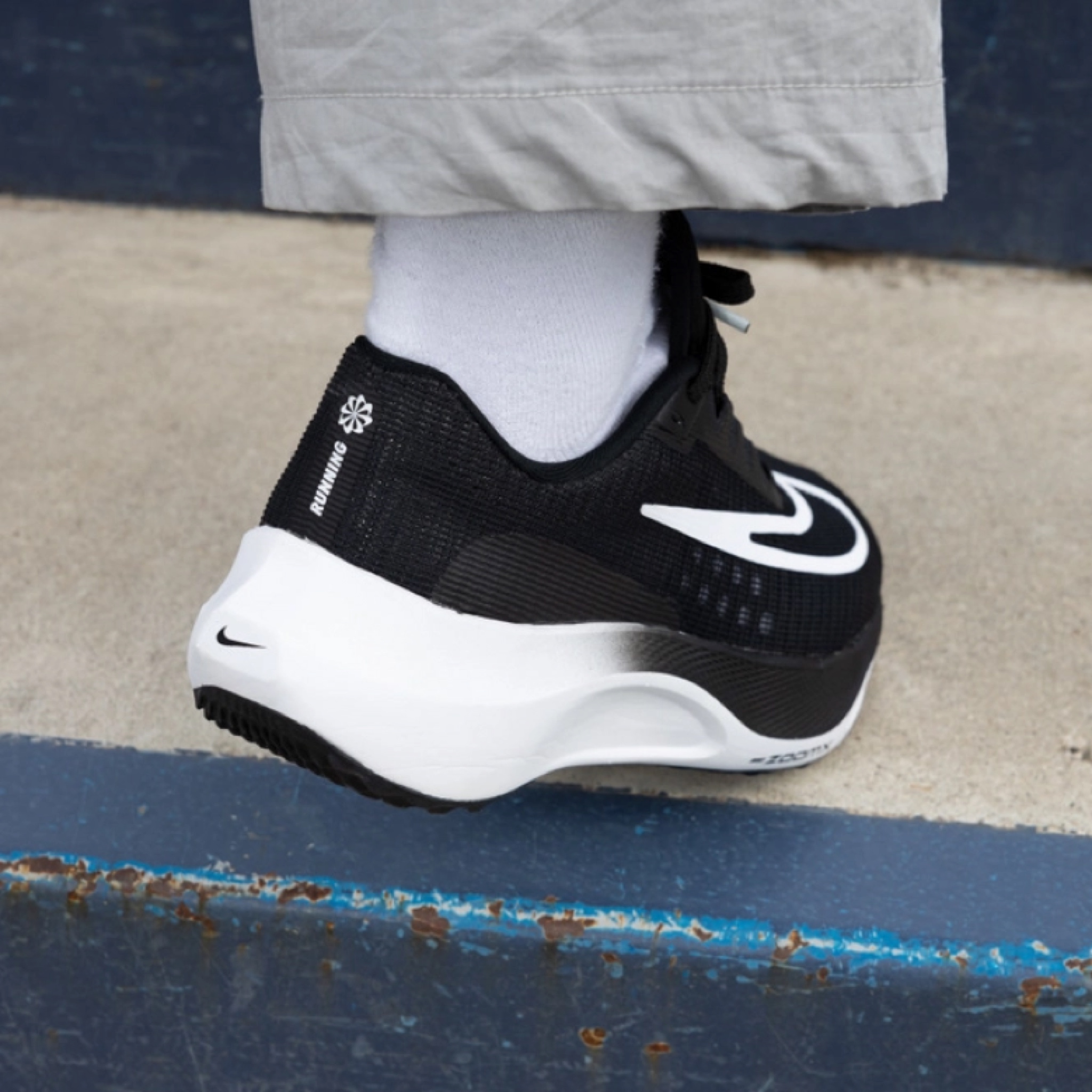 รองเท้าวิ่ง Nike Zoom Fly 5 ‘BLACK’ (M9US)