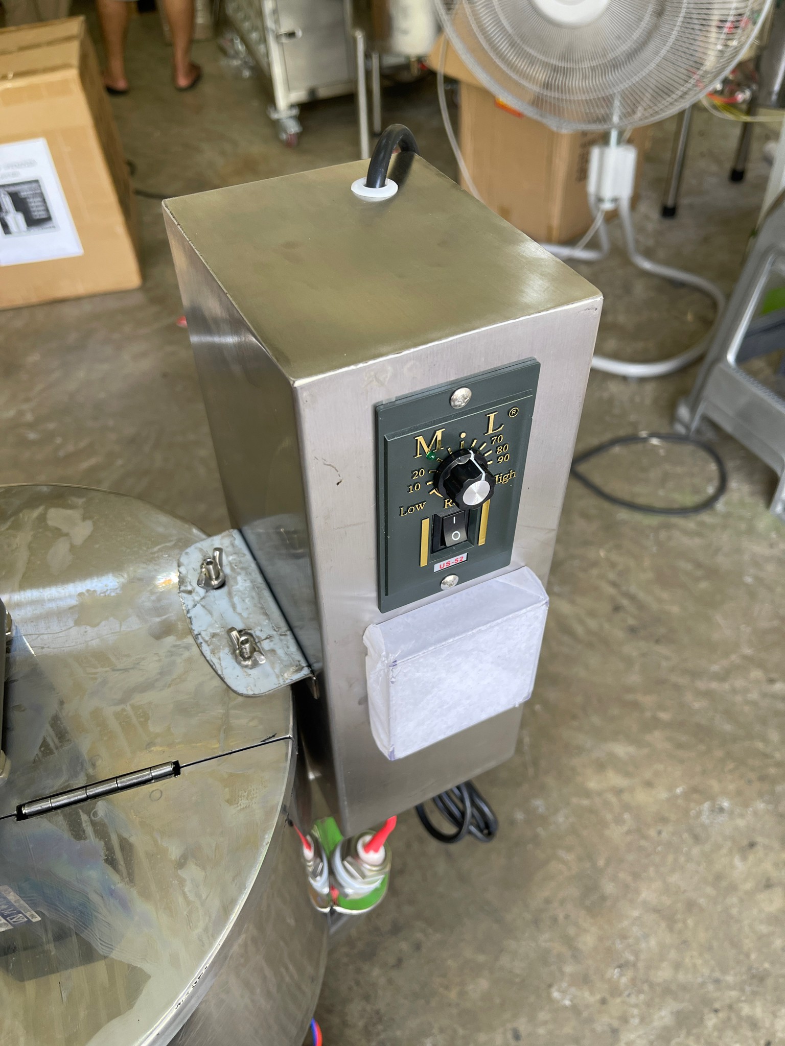 เครื่องบรรจุครีม พร้อมปั่น+ทำความร้อน รุ่น JR-A02 (ต้องใช้คู่กับเครื่องปั้มลม)