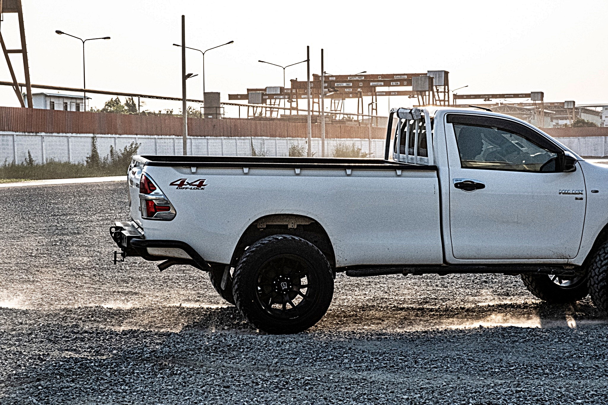 REVO หัวเดียว จองคิวจากแพร่ ทำทรงเมกาที่ STEP9