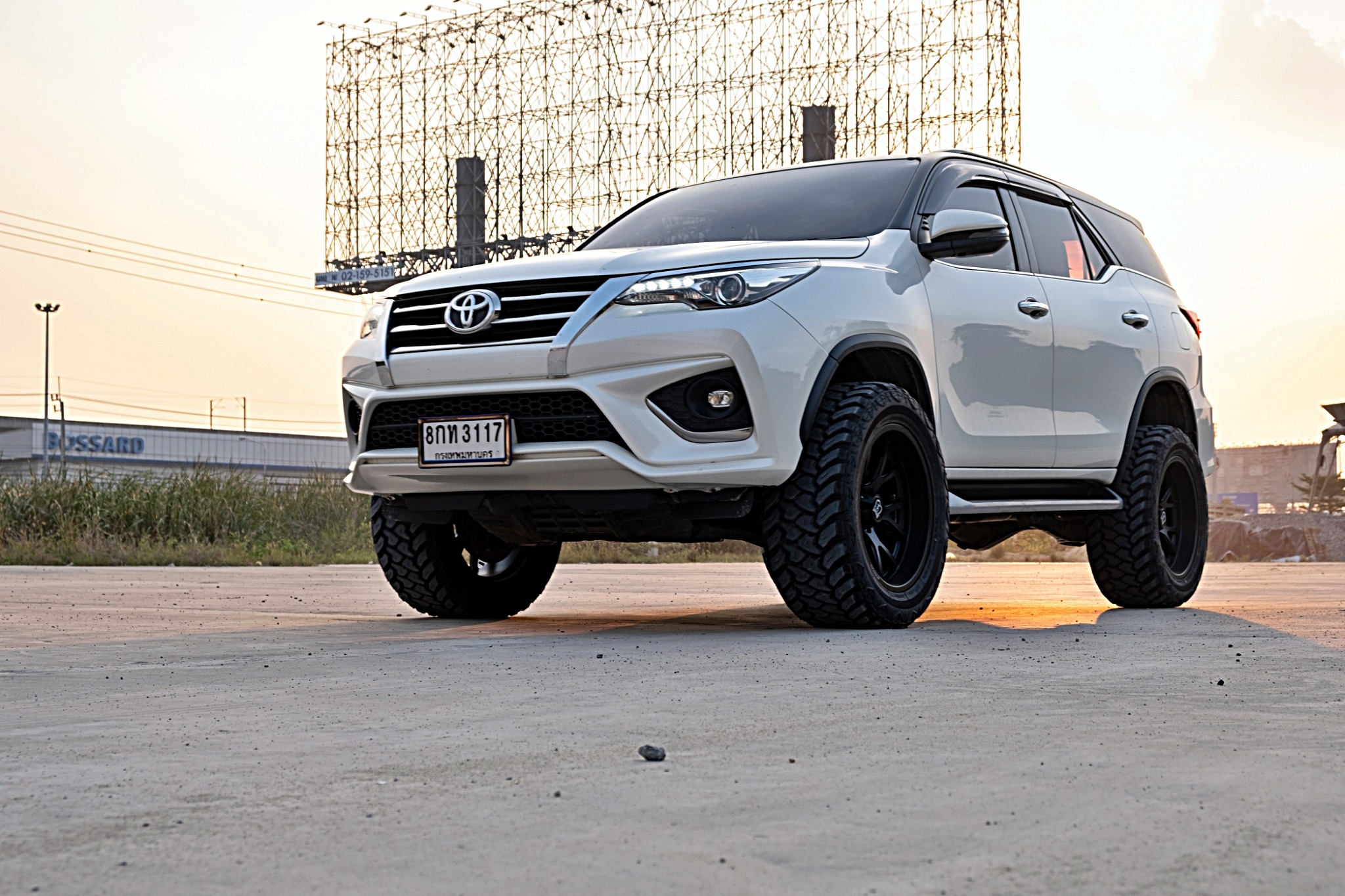 TOYOTA FORTUNER ทรงเมกาที่ STEP9