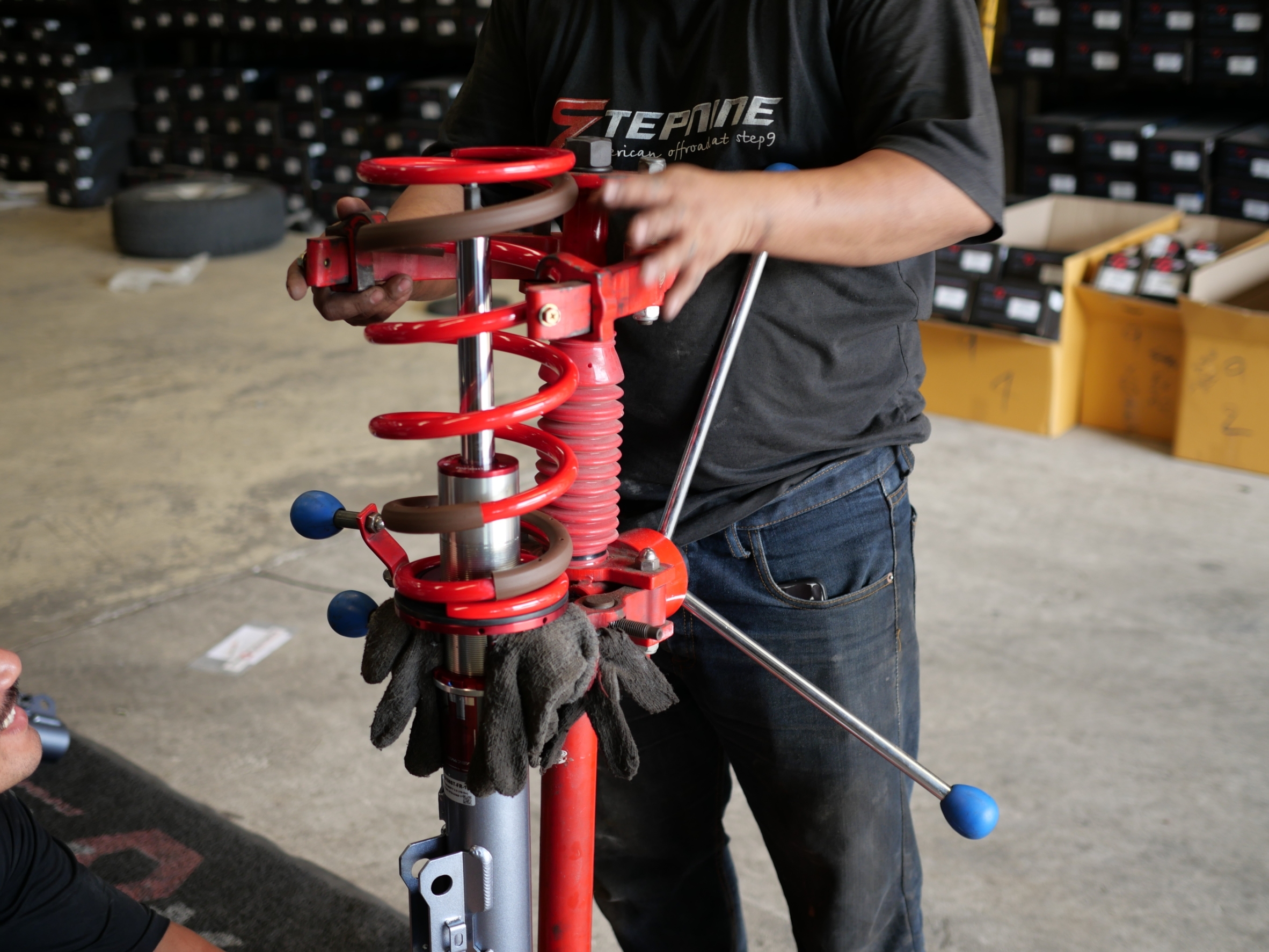 โช๊คอัพคู่หน้า Profender FITZ สำหรับรถ Toyota Majesty