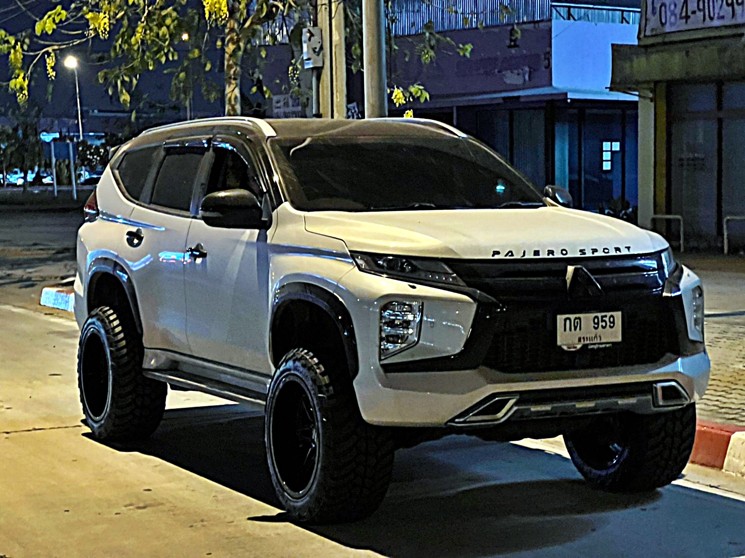 PAJERO SPORT ทรงเมกา ที่ STEP9