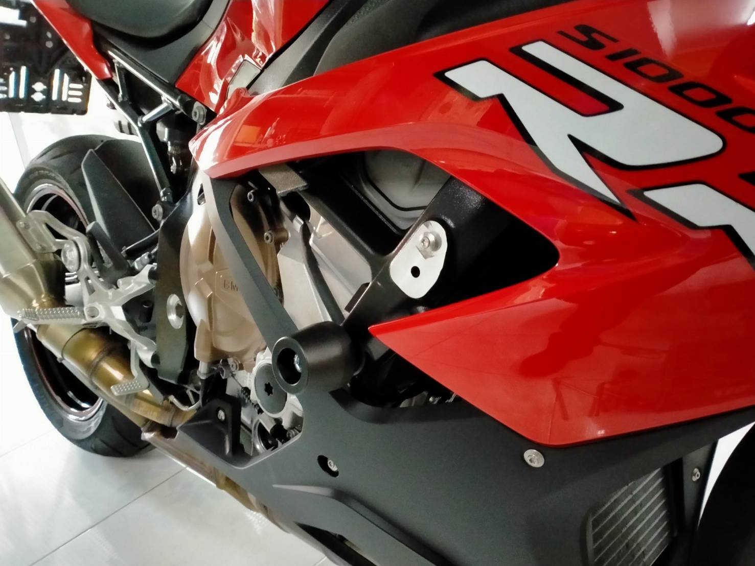 กันล้มข้าง S1000RR 2020 Up Frame Sliders แบบสั้น สีดำ