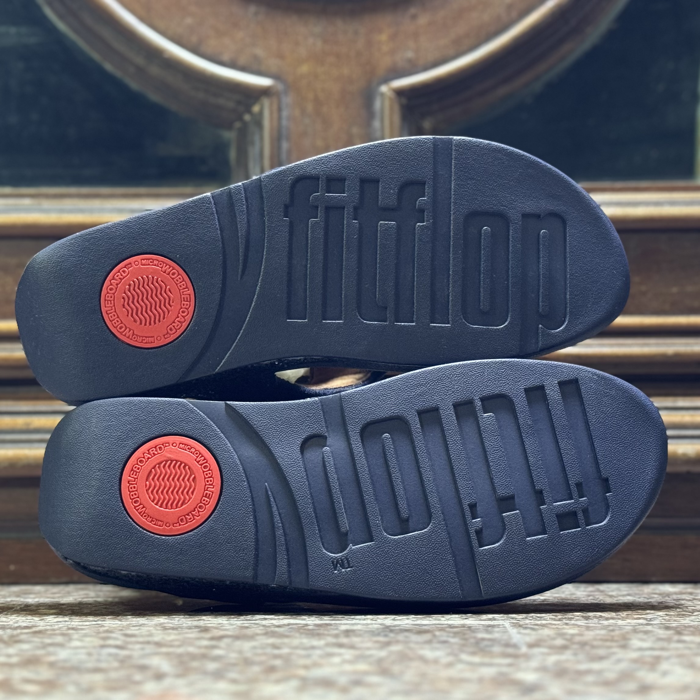 รองเท้า FitFlop Lulu Glitter T-Bar Women Sandals ‘MIDNIGHT’ (W6US)